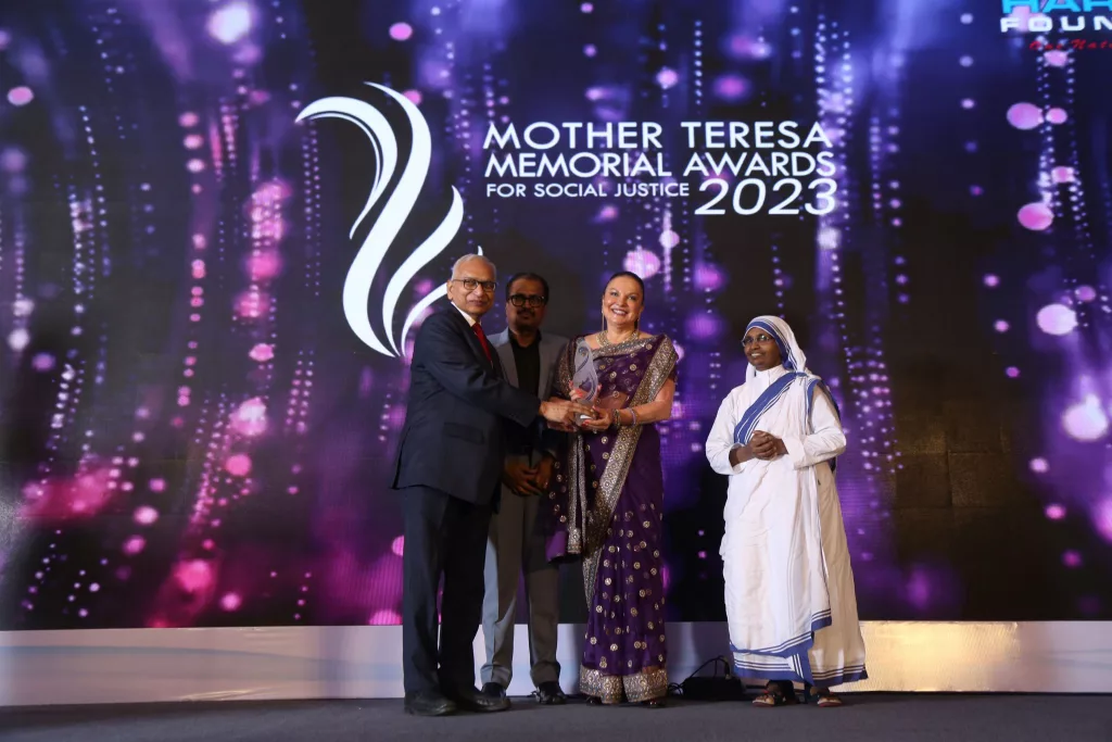 Heidi Kuhn Mother Teresa Award